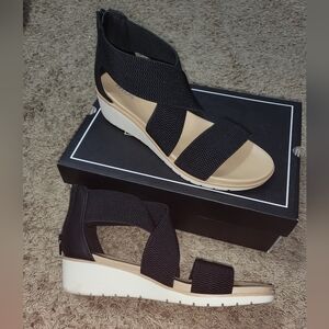 Comfortable wedge sandals